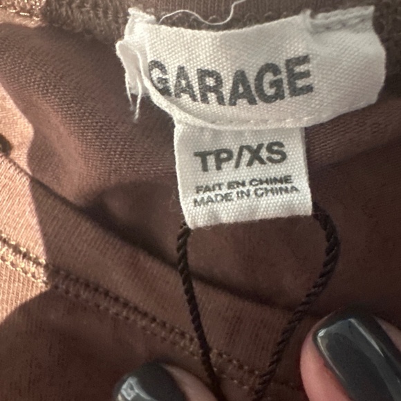 Garage - Picture 4 of 5